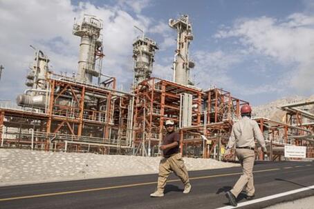 Иран приостановил работу газового месторождения после ударов США и Израиля