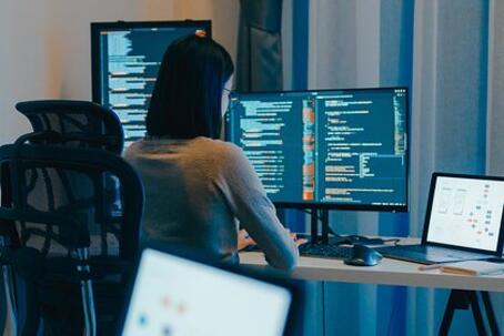 Надежды работников на экономию времени благодаря ИИ оказались напрасными