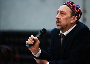 Драматург Коляда сбежал из больницы за неделю до смерти