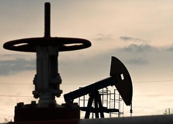 Решение США снять ограничения на российскую нефть объяснили