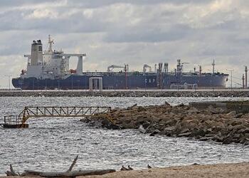 Иран сохранил темпы экспорта нефти
