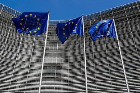 «Нет нефти — нет денег». ЕС согласовал кредит Украине на 90 миллиардов евро, преодолев вето Венгрии. С чем не согласен Будапешт?