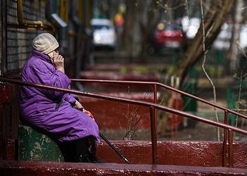 Россиян предупредили о штрафах за хлам в подъезде