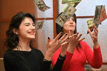 Курс доллара понизили
