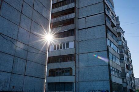 Многоэтажный дом в российском городе утонул в фекалиях