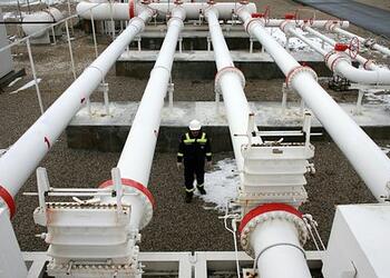 Импортер российского газа вдвое снизил его закупки