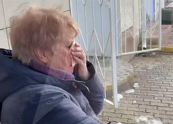 Глыба льда упала на пенсионерку в Подмосковье и разбила ей лоб