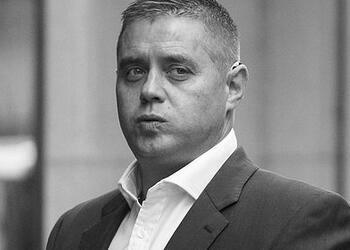 Осужденный за изнасилование подростков британский актер умер в тюрьме