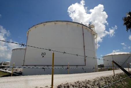 На Ближнем Востоке встал крупный нефтеналивной порт