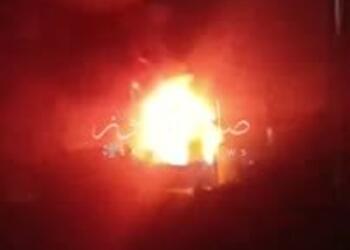 Появились кадры мощного пожара на американской базе в Багдаде после прилета