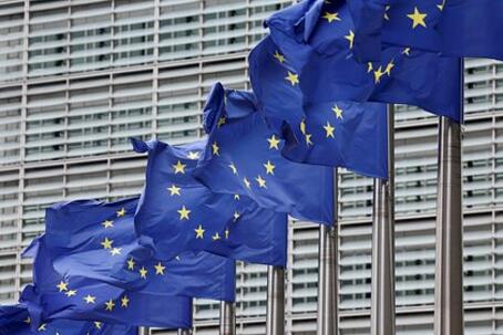 Еврокомиссия пафосно отказалась от энергоносителей из России