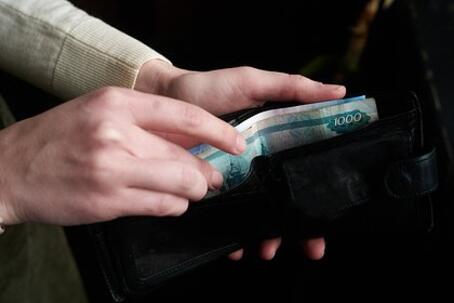 Темпы роста реальной зарплаты в России подсчитали