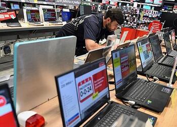 Продажи компьютеров в России резко сократились